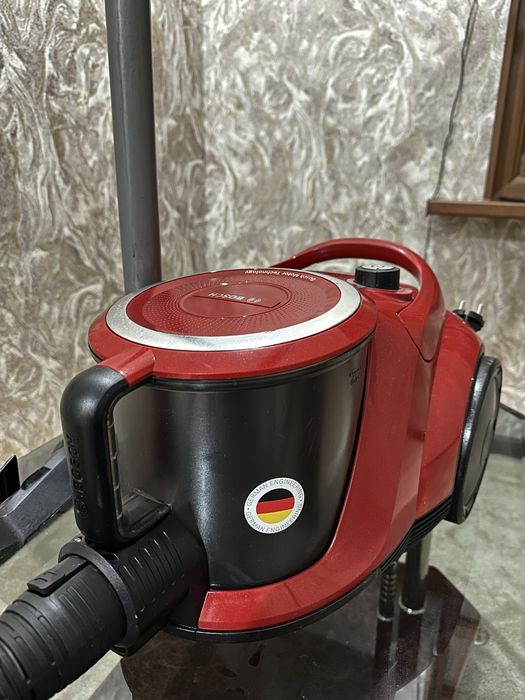 Пылесос в отличном состоянии Bosch