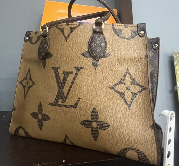 Голяма дамска чанта LV