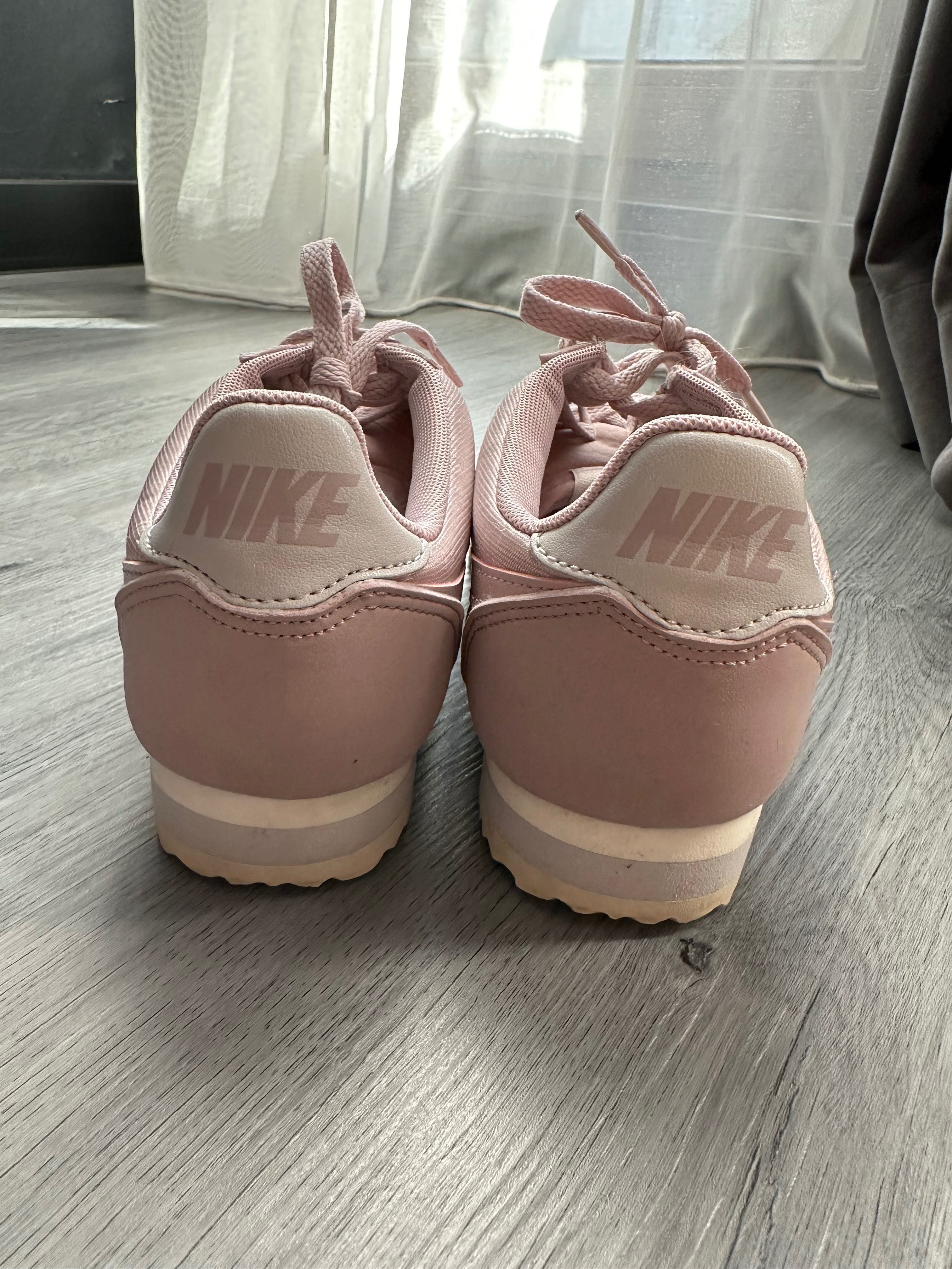 Обувки Nike Cortez