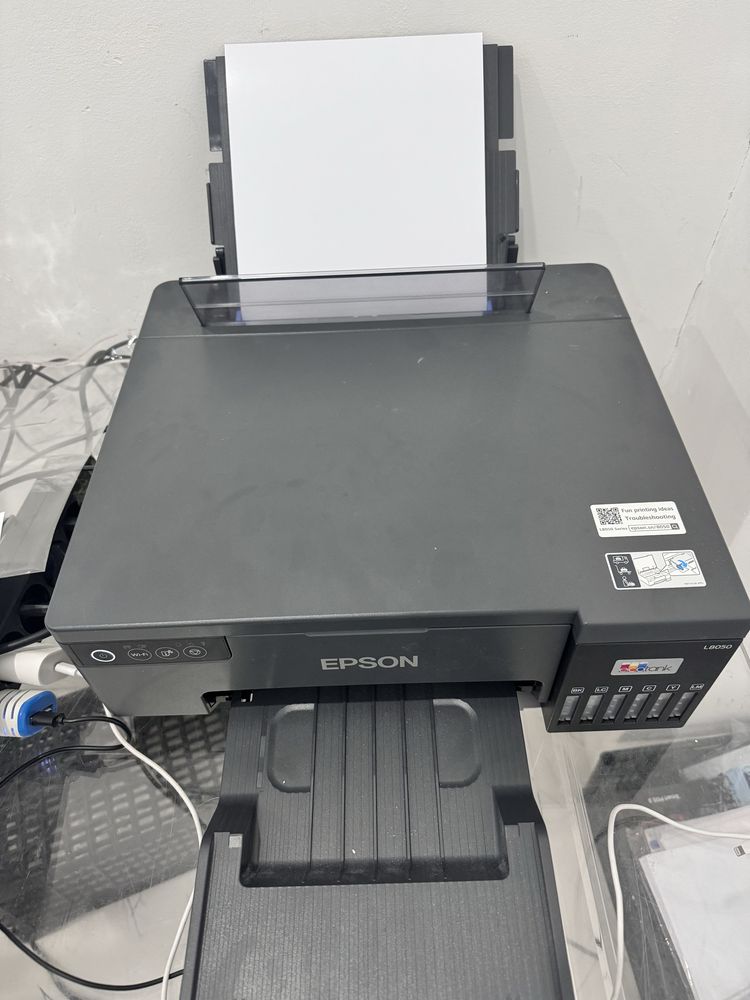 Продам принтер l8050 в идеальном состояний
