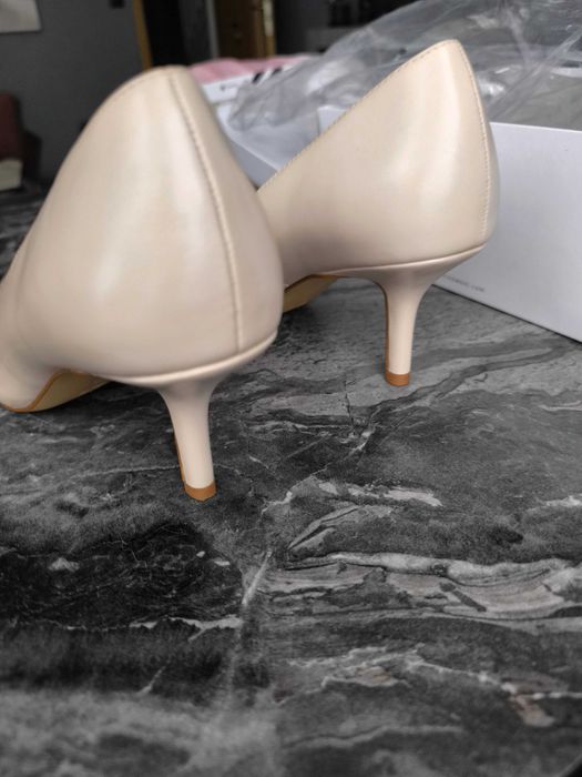 Елегантни обувки с ток H&M