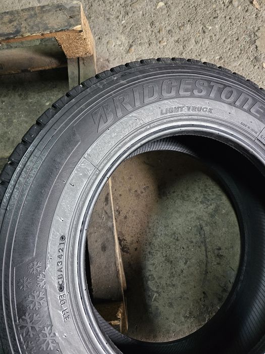 2 anvelope iarna 215 65 16C Bridgestone 8.4mm 2021