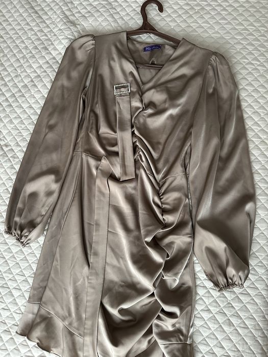 Продам б/у одежду женскую. Рр 42-44. В хорошем и отличном состоянии.