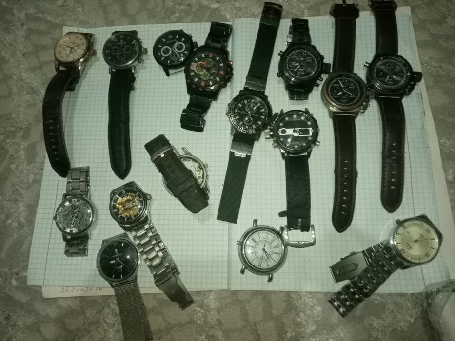 Soatlar sotiladi mexanika va batarekalik soatlar