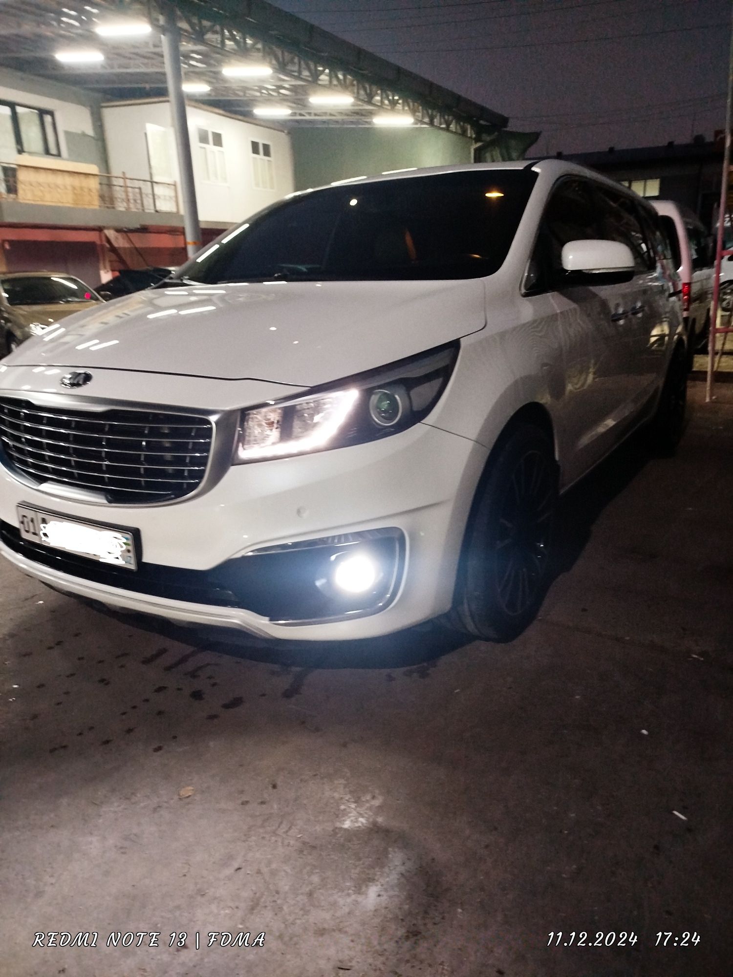Продам Kia Carnival