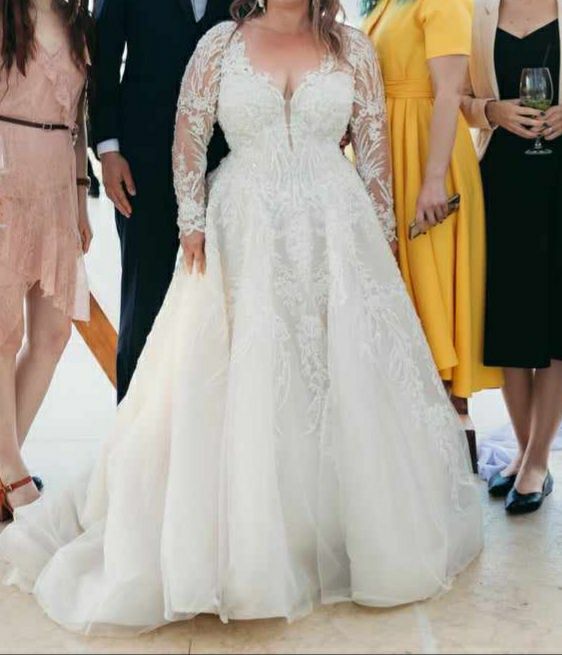 Rochie de mireasa plus size