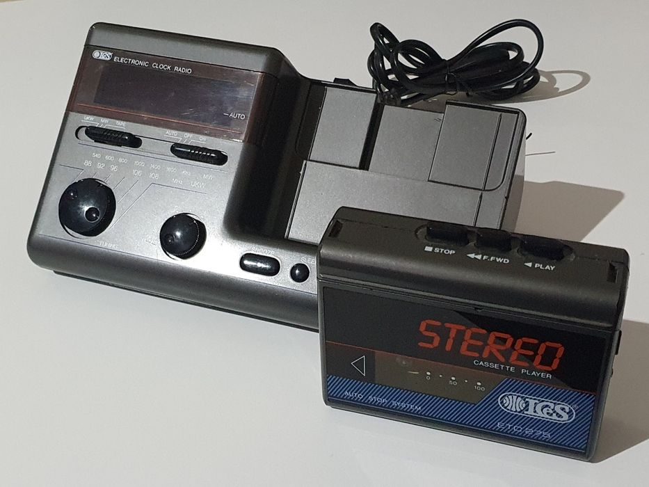 Radio si  ceas desteptator cu walkman Vintage