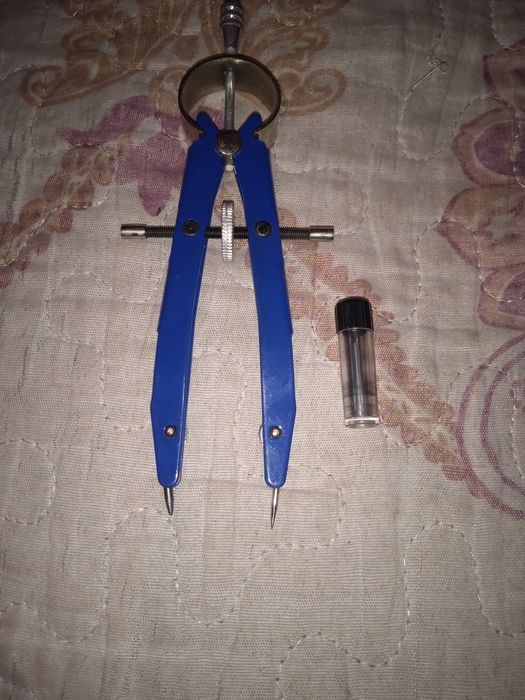 Циркуль для черчения