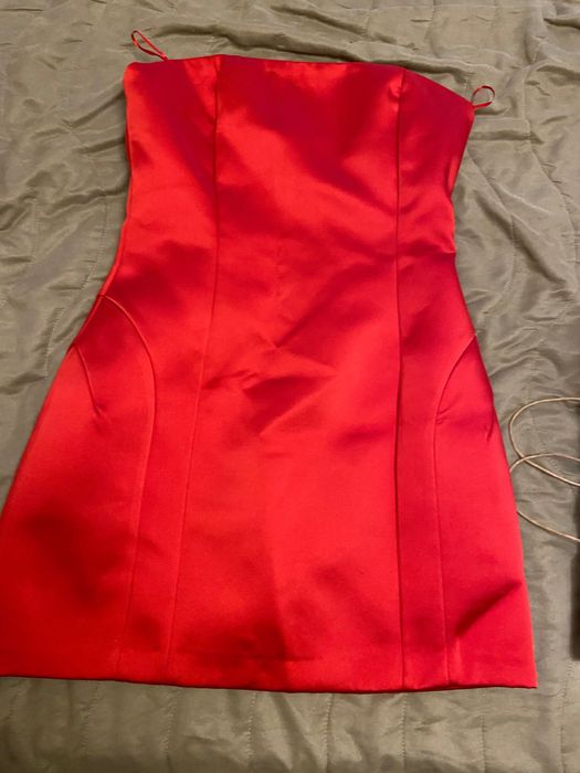 Чисто нова червена рокля от ЗАРА