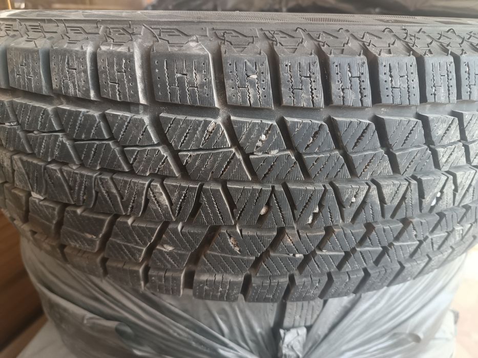 15тік қыстық  балон сатылады.Продается зимний балон 15размер