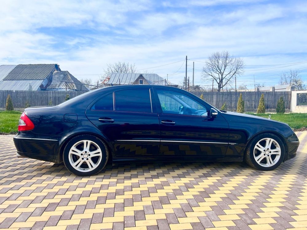 Vând Mercedes Benz E320 W211