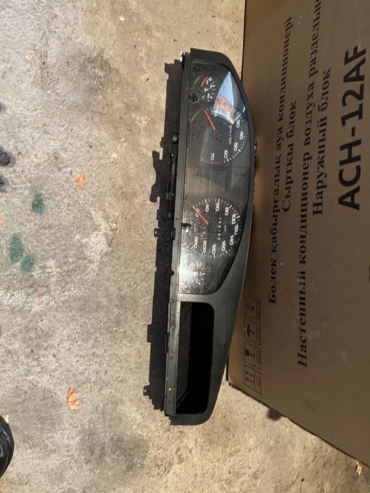 Продам на Ауди 100 с3 щиток прибора