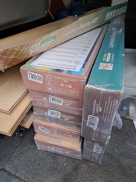 Чисто нов ламинат 8мм 18кв.