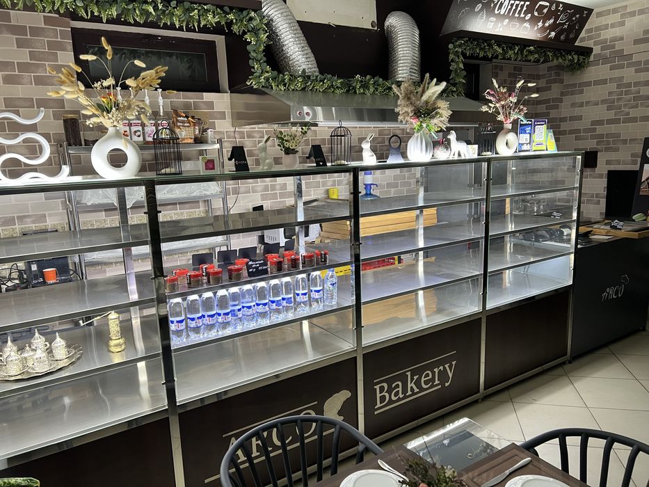 Витрина для кафе и пекарни