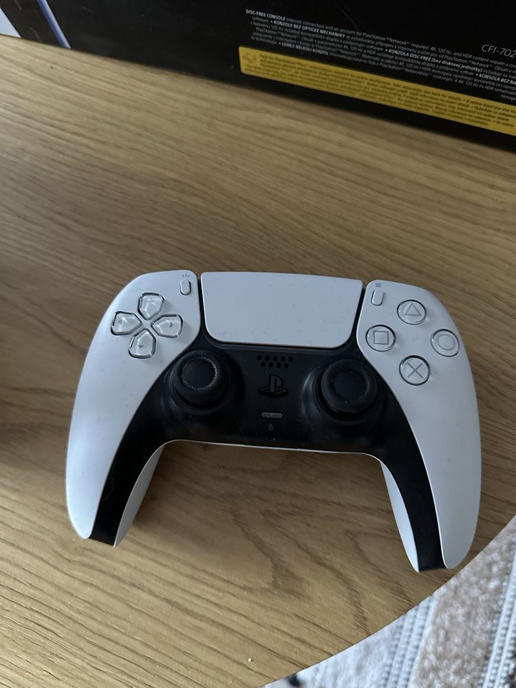 Play Station 5 PRO (PS5 Pro)! + акаунт с игри !Гаранция 2г. Vivacom