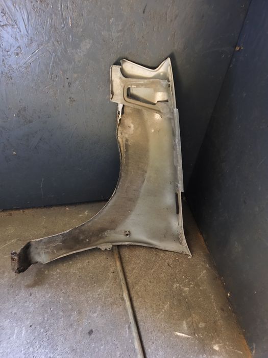 Aripa dreapta Logan 2005 alb