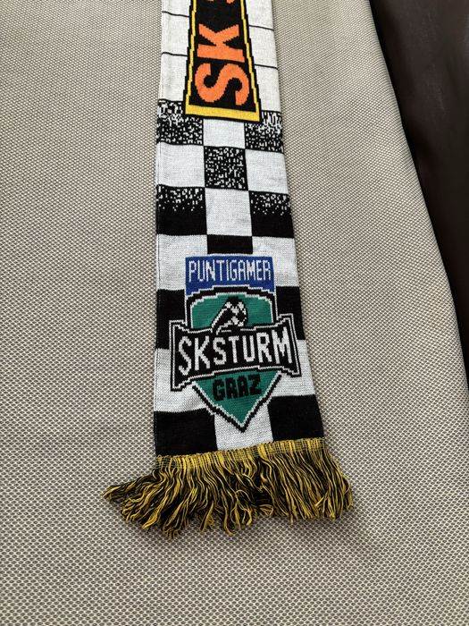 Футболен шал на Milan и sc sturm graz
