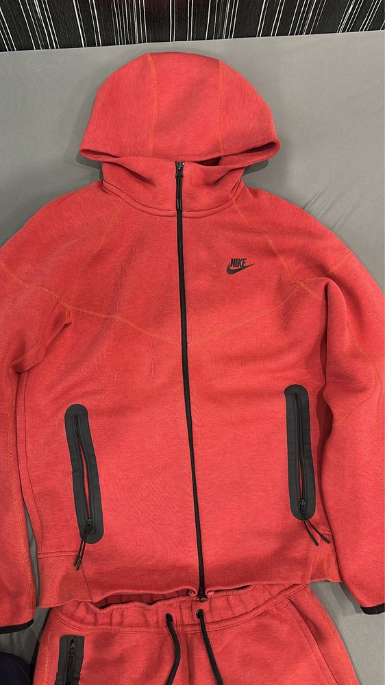 Nike tech Fleece S размер