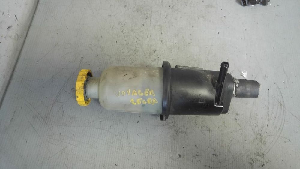 vas lichid frana chrysler voyager 2.5 crd enj 2000-2008 04743067ab