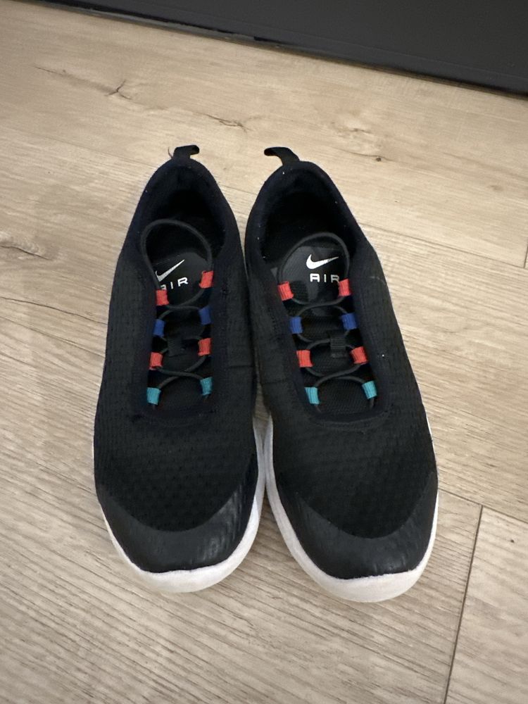 Adidasi Nike nr34