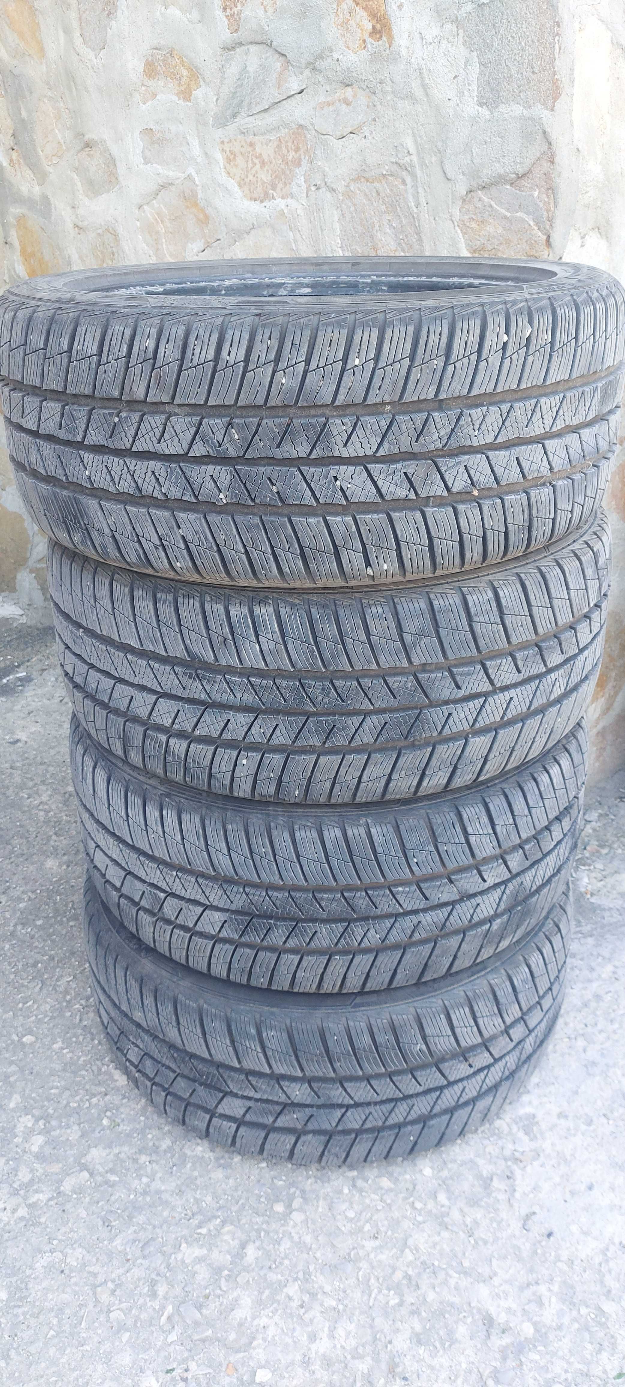 Продавам зимни гуми втора употреба.