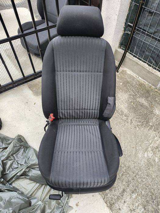 Vând scaune fata și bancheta Octavia 1