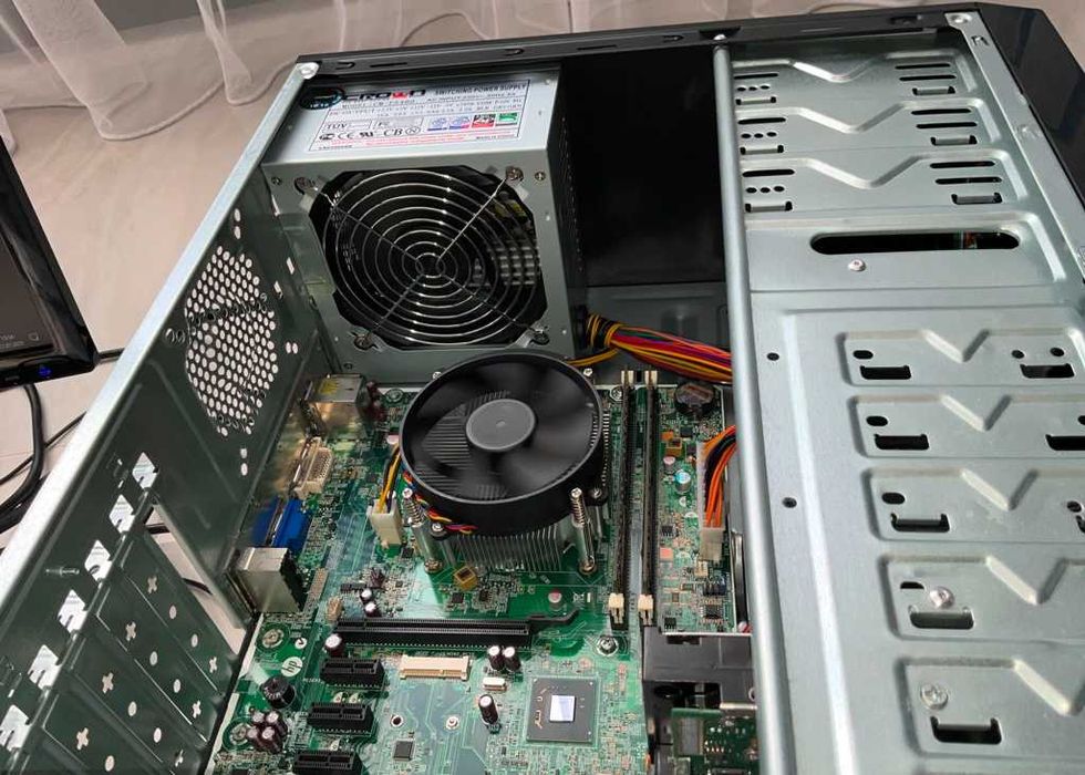Компьютер i3 ( в нём много игр )
