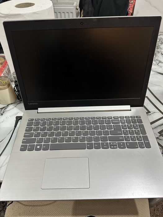 Laptop lenovi i5 8250U