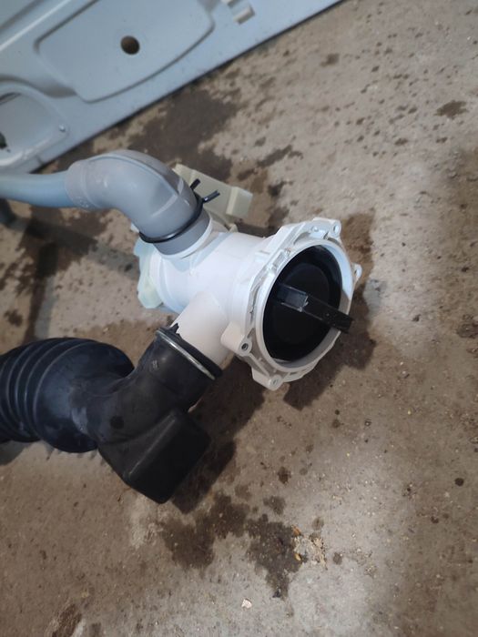 На части пералня Hotpoint Ariston