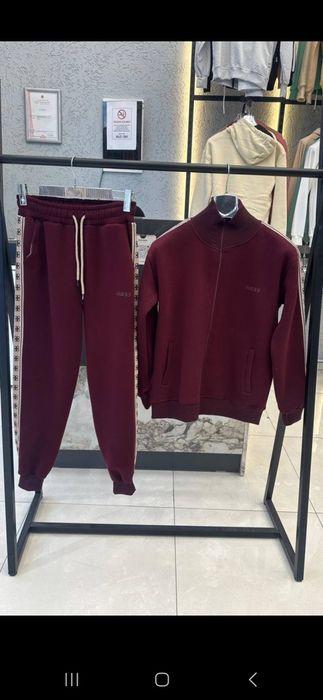 Налични дамски екипи и долнища