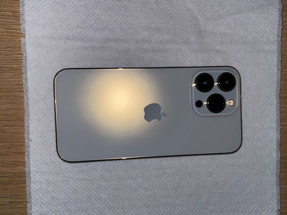 Vand IPhone 13 pro (GOLD)