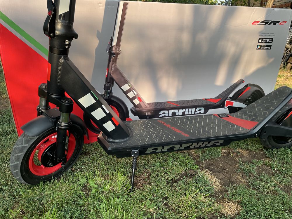 Електрическа тротинетка Aprilia eSR2
