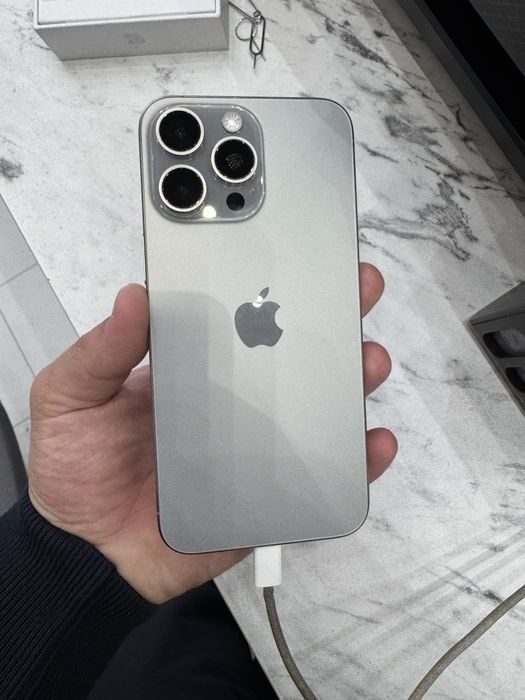iPhone 15 Pro Max natural 256Gb 84%