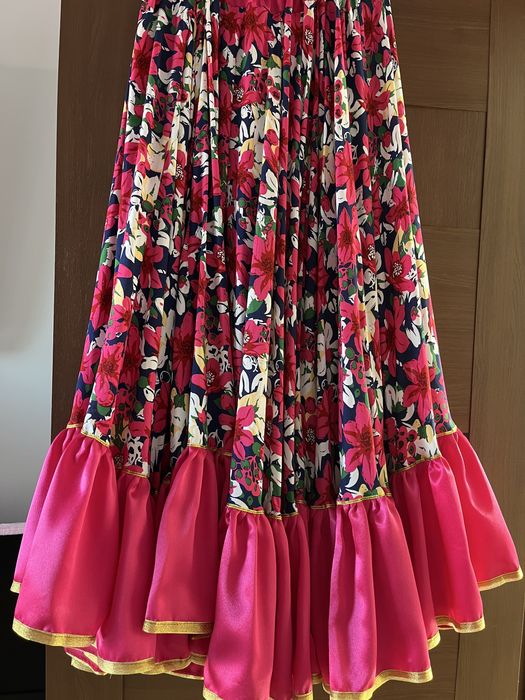 Fusta foarte vaporoasa tiganeasca