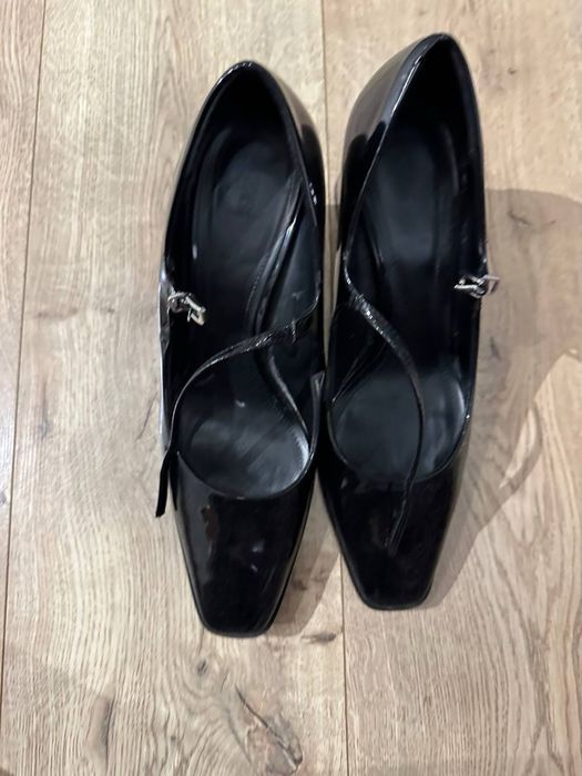 Продам женскую обувь 41 размер в хорошем состоянии дешево.