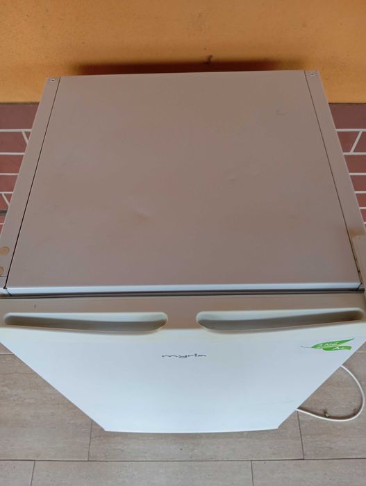 Vand frigider mic myria