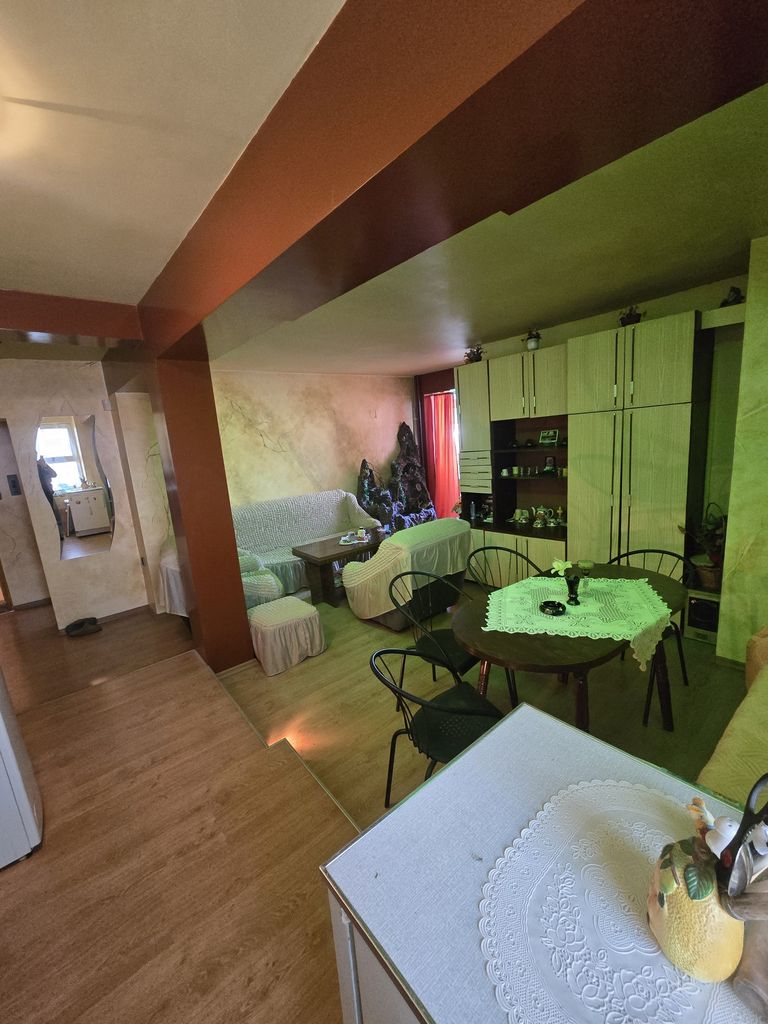 Продава се Тристаен апартамент в Плевен, Сторгозия - 75 кв.м за 920 €/кв.м - Снимка #1