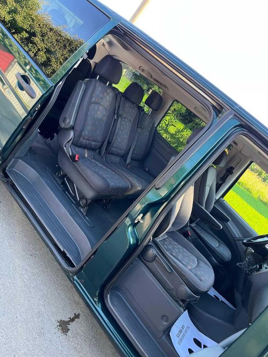 Vand Mercedes-Benz vito 115 cu 8 locuri  an 2010 import Olanda
