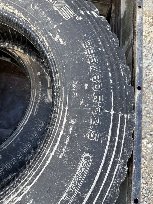 4 резины. Без порезов и проколов. 295/80/22.5