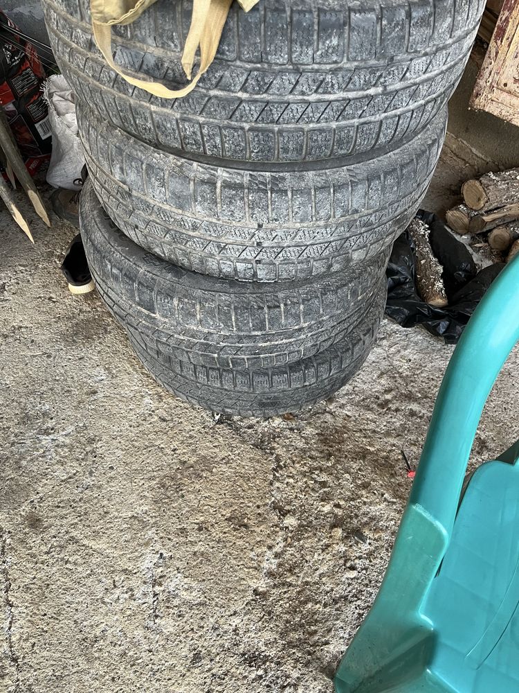 Зимни гуми със джанти 215/65/R16
