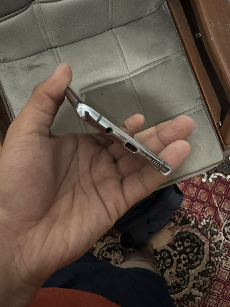 Samsung s 10 5G Xotirasi  8/256 Holati ideal 9/10