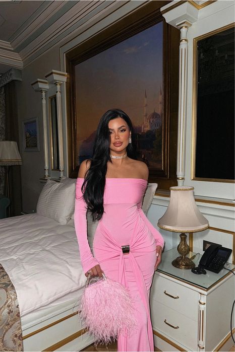 Страхотна дълга рокля