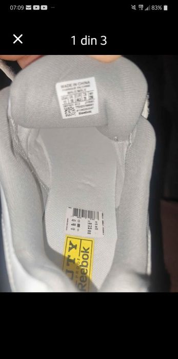 Vând adidași marca Reebok