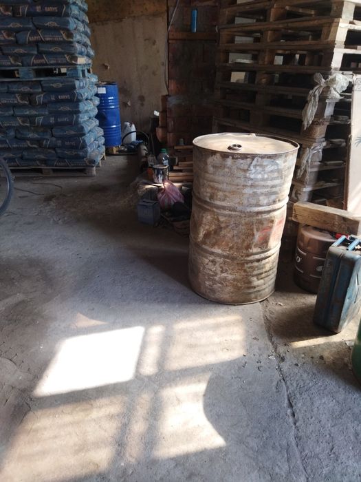 200 литровые железные бочки