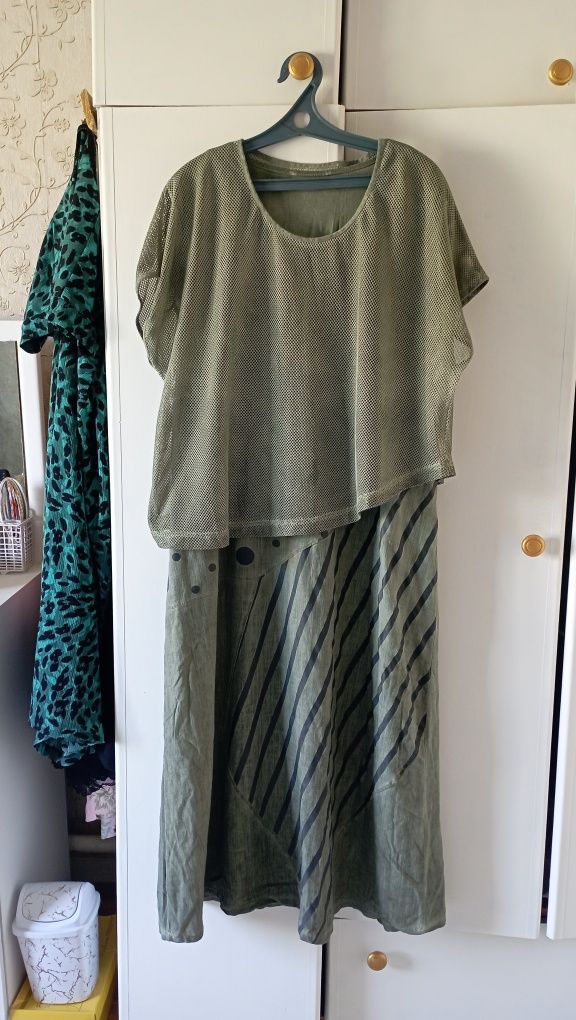 Продам женское  платье с кофтой 56р.