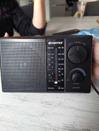 Radio analog cu 4 benzi, acumulator,bluetooth și USB,stare super