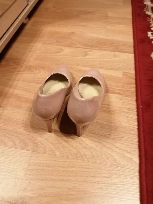 Pantofi din înlocuitor piele