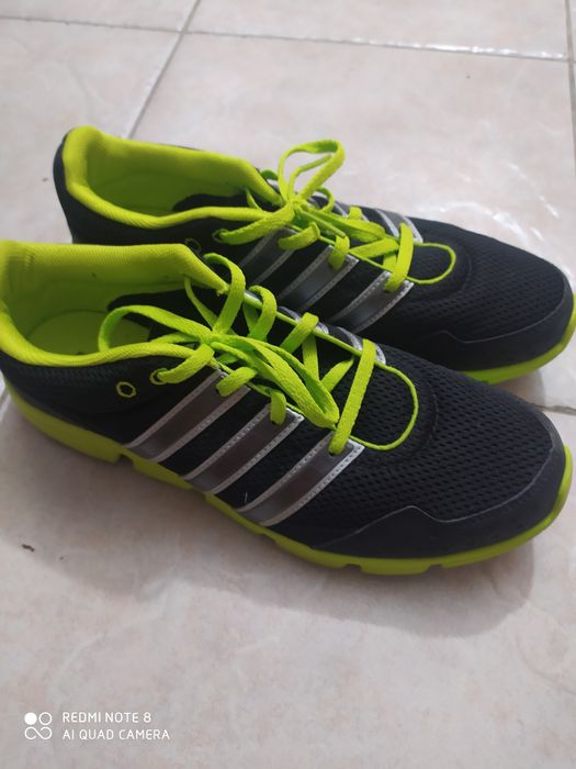 Adidasi adidas stare foarte buna