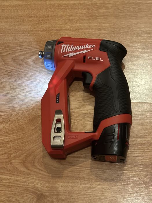 Акумулаторен винтоверт MILWAUKEE M12FDDXKIT 2 батерии и зарядно