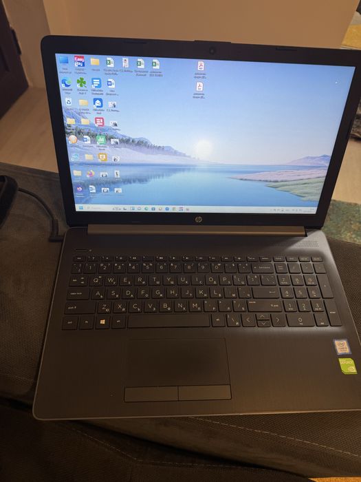 Лаптоп HP 15 da0 windows 11